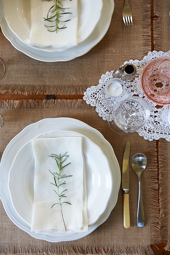 A mesa puesta. Mesa para dos