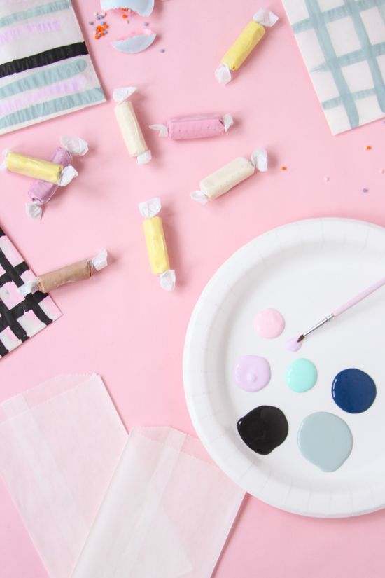 paint-palette-with-pink