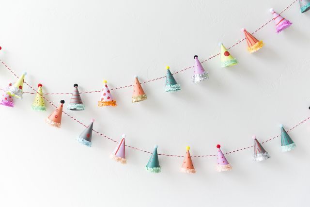 party_hat_garland13